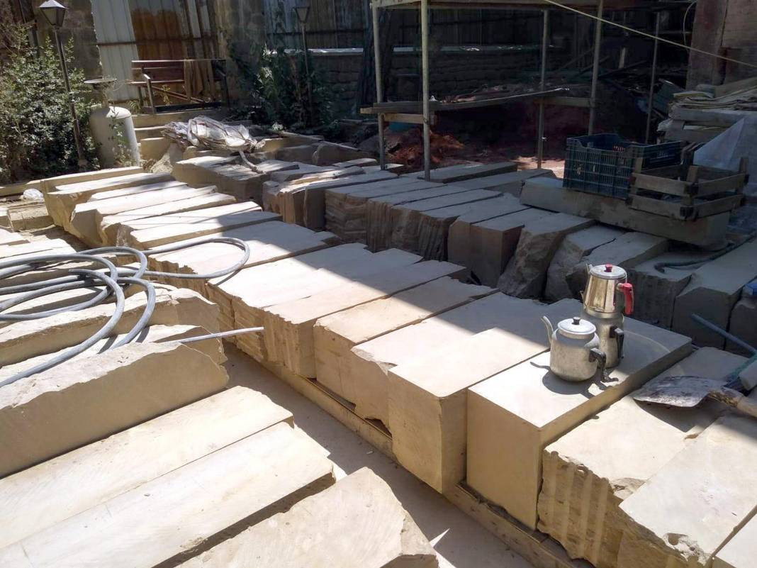 5 asırlık Hersekzade Ahmet Paşa Camisi için aranan ‘Keşan taşı’ 3 yıl sonra bulundu. Adı ‘Evliya Çelebi'nin Seyahatnamesi'nde geçiyor - Resim: 2